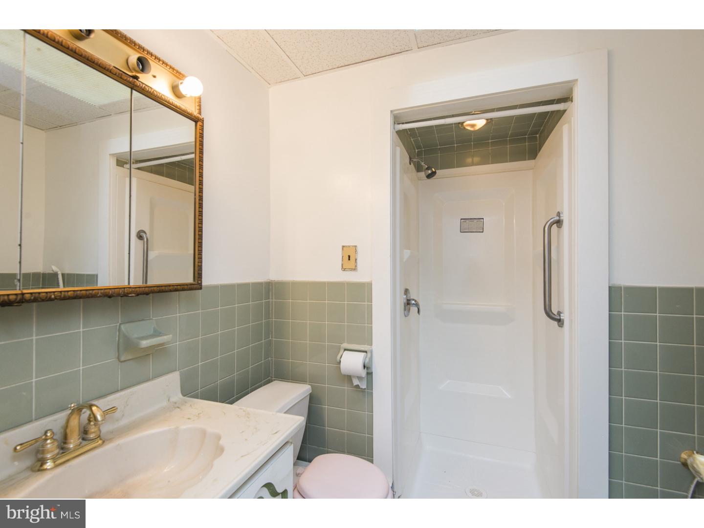 1043 Flanders Road Philadelphia, PA 19151 - Photo 10 of 18 Gallery Image 10