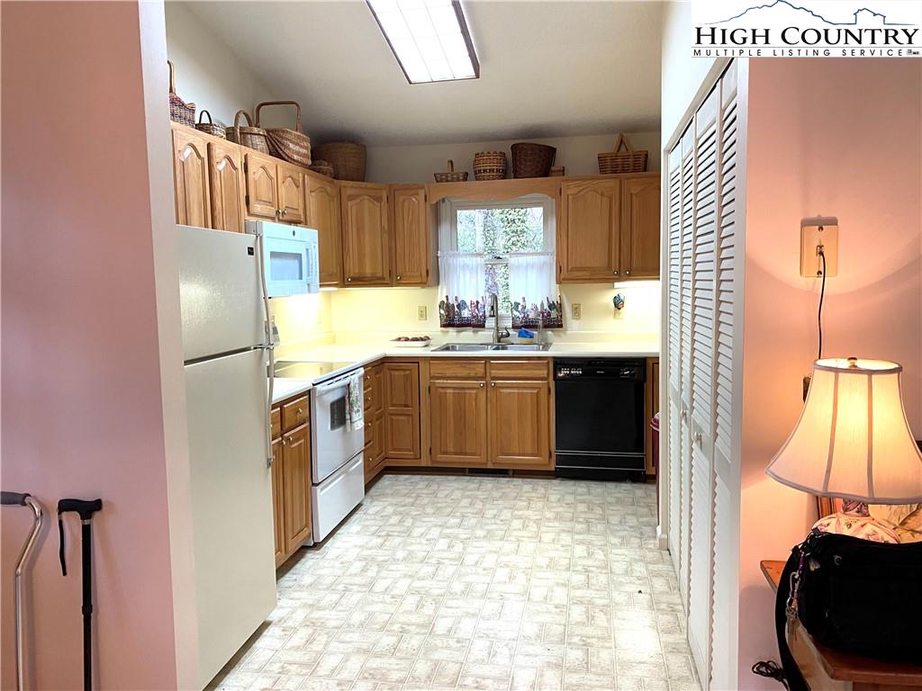 125 Goldfinch Road Newland, NC 28657 - Photo 11 of 39 Gallery Image 11
