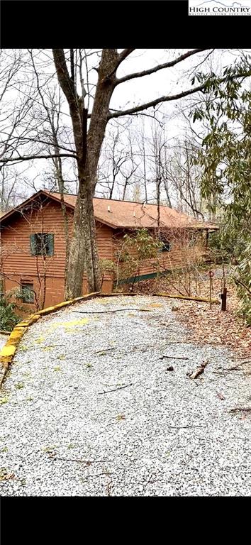 125 Goldfinch Road Newland, NC 28657 - Photo 3 of 39 Gallery Image 3