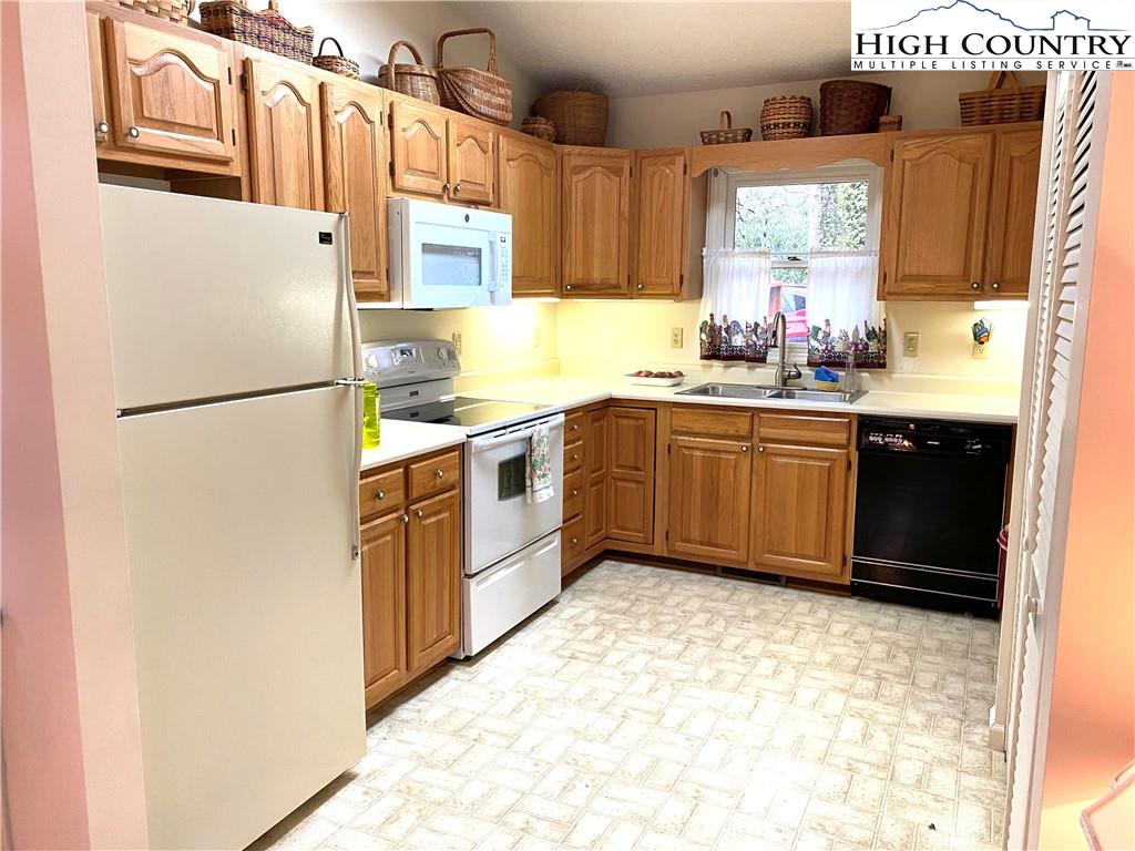125 Goldfinch Road Newland, NC 28657 - Photo 10 of 39 Gallery Image 10