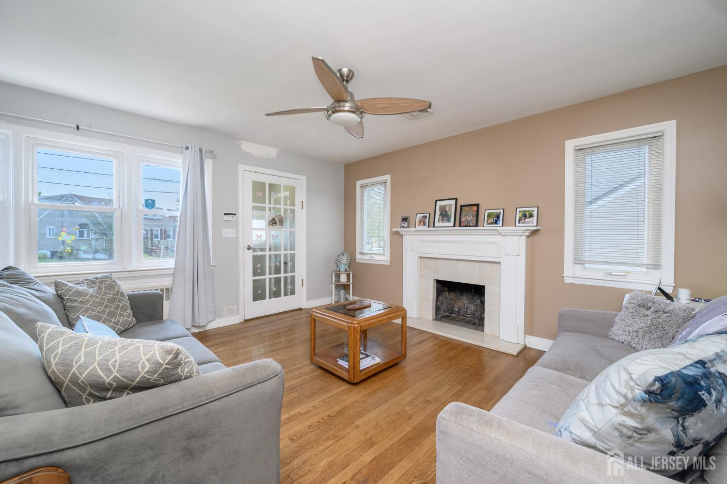 49 Colonial Drive Clark, NJ 07066 - Photo 5 of 31