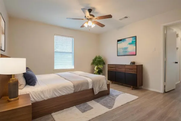 $1,695 | 527 Crowley Road, Arlington, TX 76012