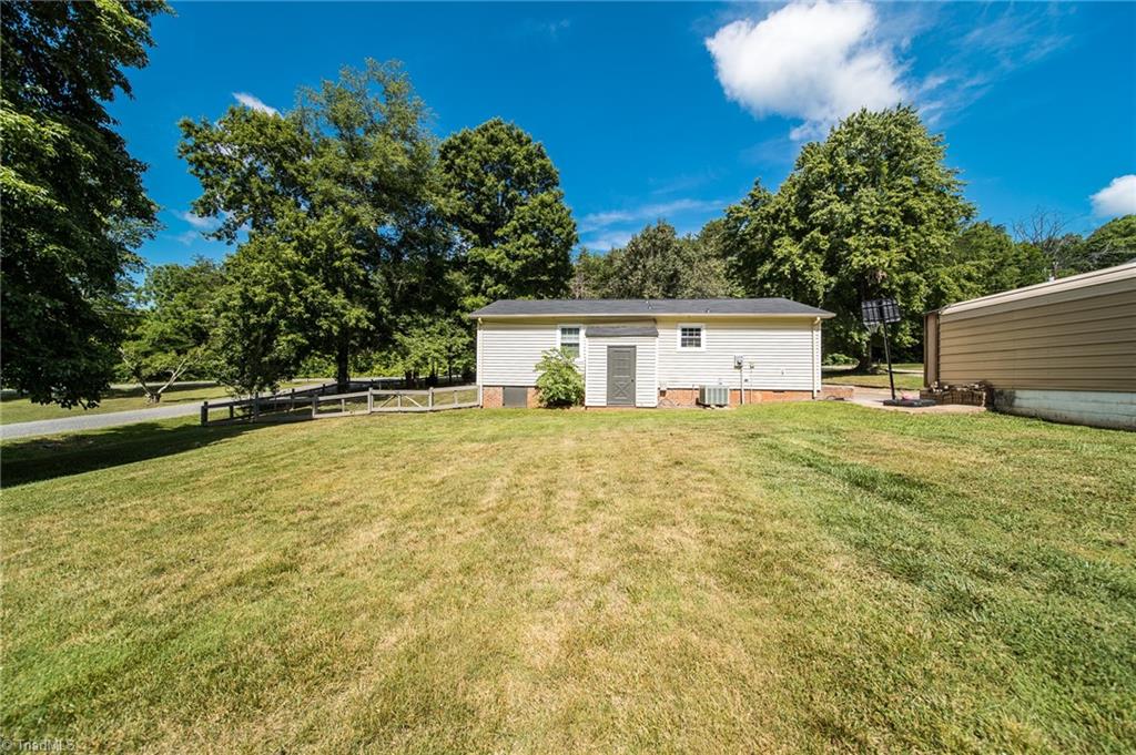 1702 William Fowler Road King, NC 27021 - Photo 3 of 27