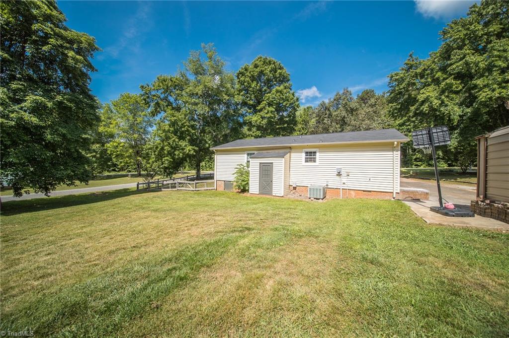1702 William Fowler Road King, NC 27021 - Photo 4 of 27