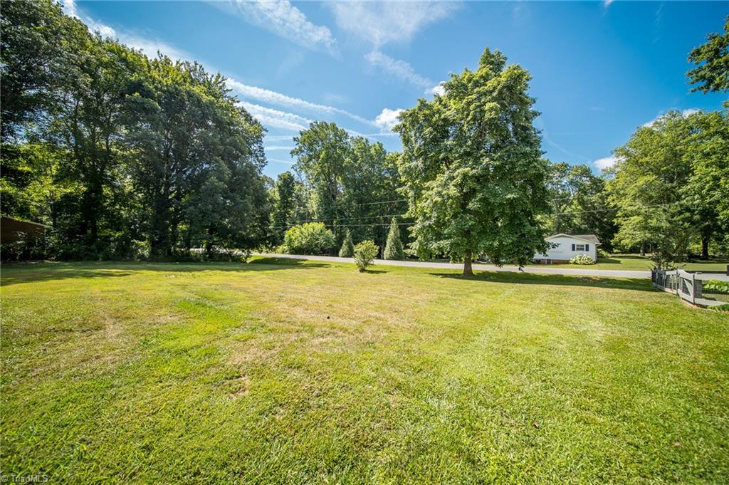 1702 William Fowler Road King, NC 27021 - Photo 5 of 27