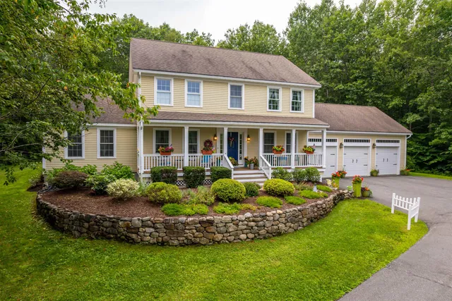 $799,900 | 1 Appaloosa Run, Concord, NH 03301