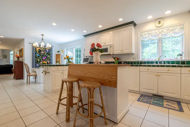 $799,900 | 1 Appaloosa Run, Concord, NH 03301