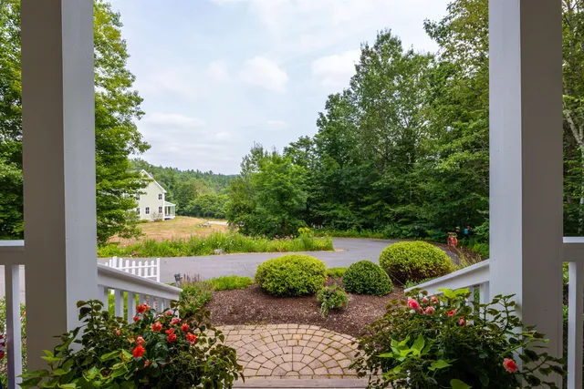 $799,900 | 1 Appaloosa Run, Concord, NH 03301