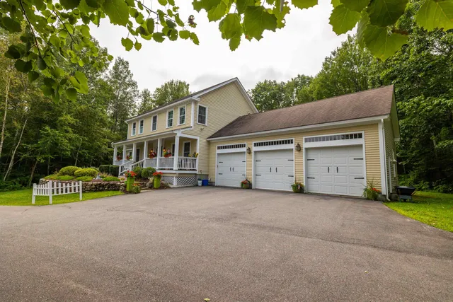 $799,900 | 1 Appaloosa Run, Concord, NH 03301