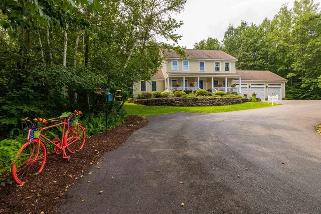 $799,900 | 1 Appaloosa Run, Concord, NH 03301