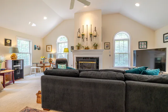 $799,900 | 1 Appaloosa Run, Concord, NH 03301