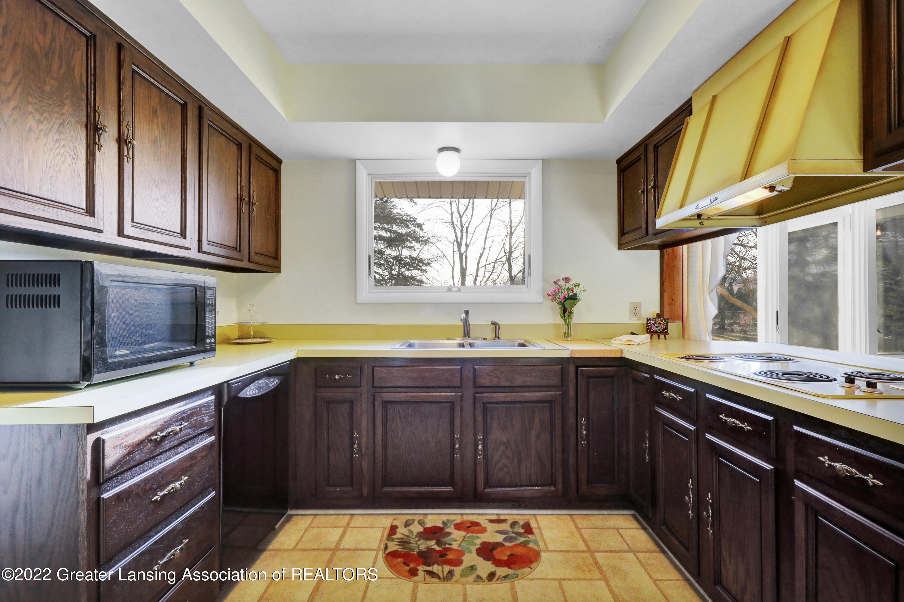 2024 Elmwood Road Lansing, MI 48917 - Photo 8 of 30 _I3A8172