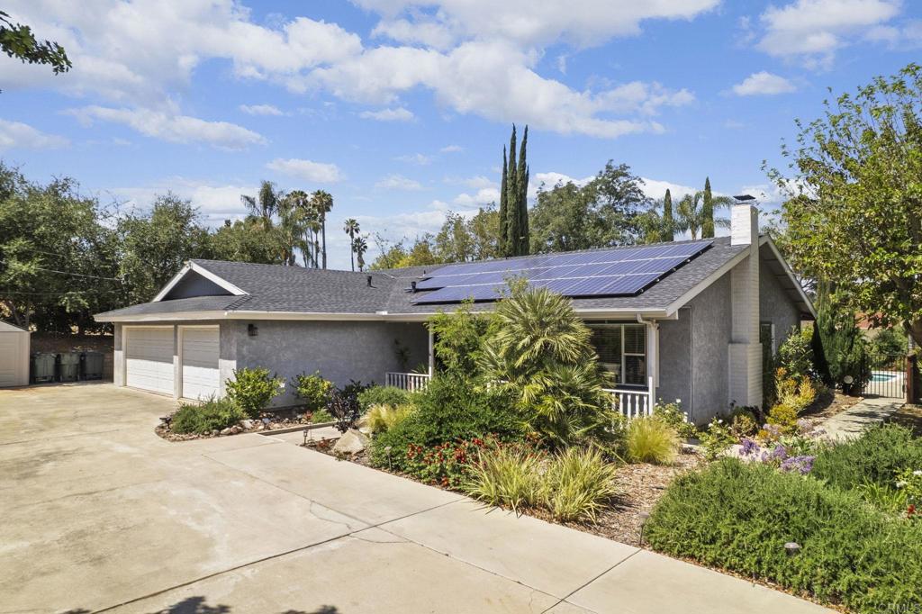 1973 Felicita Road Escondido, CA 92025 - Photo 4 of 60