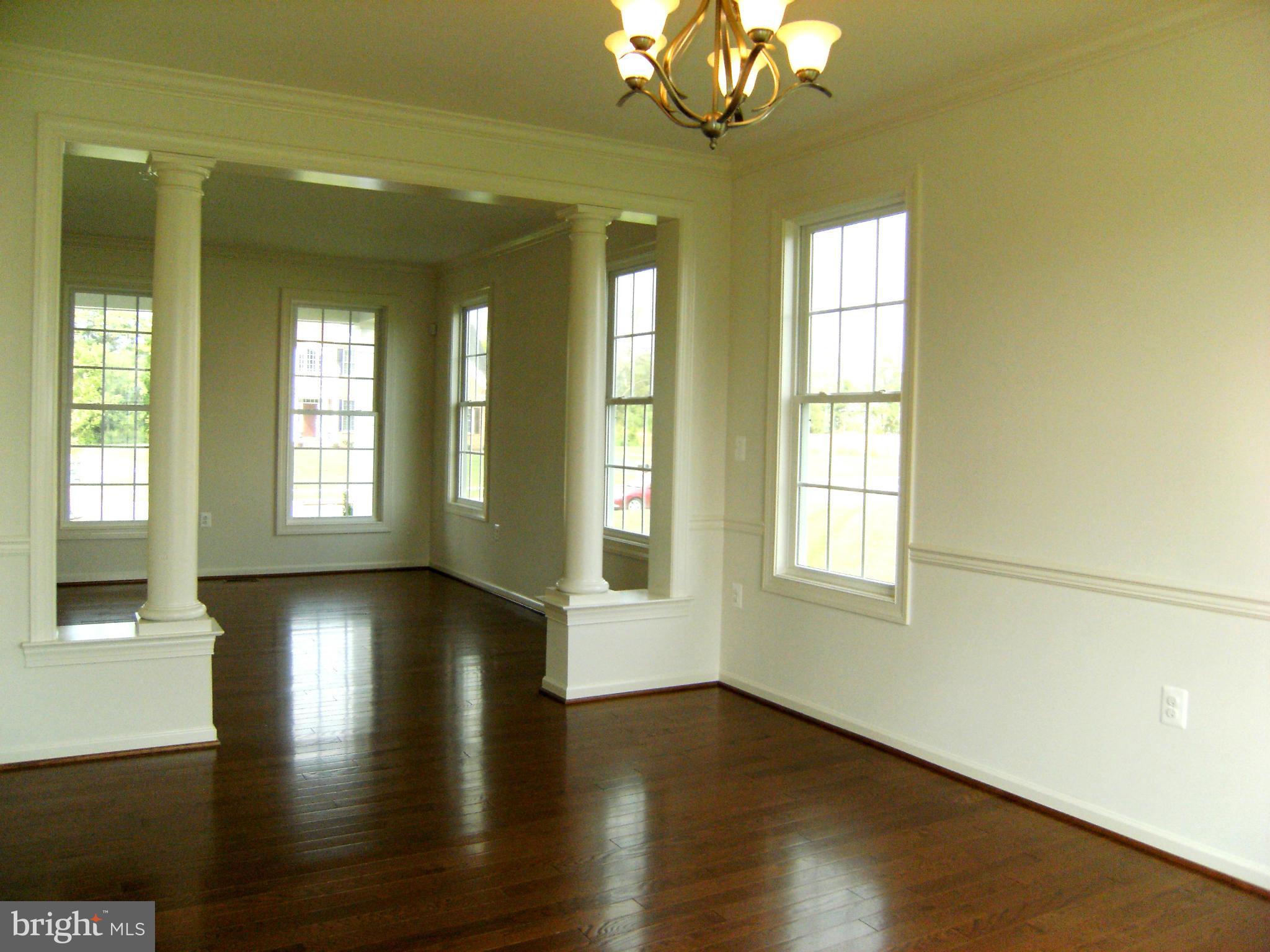 17530 West Willard Road Poolesville, MD 20837 - Photo 6 of 29 Dining Room