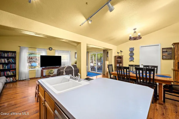 $774,900 | 8507 East Son Shine Way, Athol, ID 83801