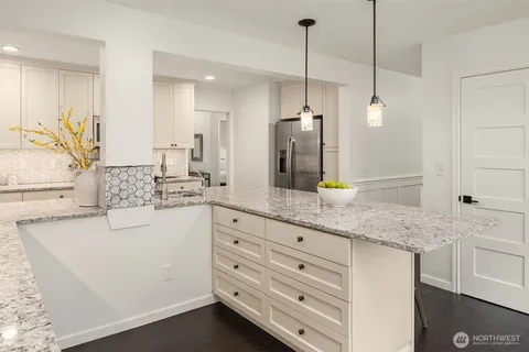 $1,095,000 | 20819 Northeast 25th Street, Sammamish, WA 98074