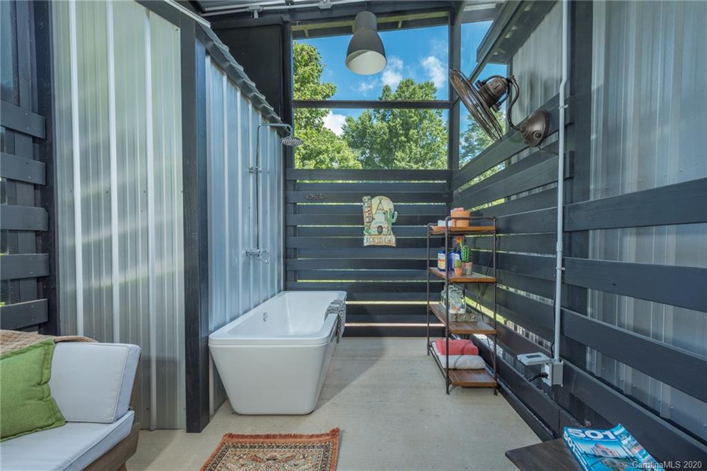 787 Ridge Road Marion, NC 28752 - Photo 11 of 47