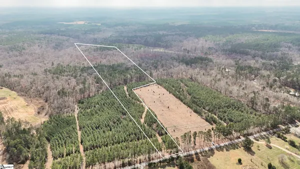 $215,000 | 650 Lake Road, Clinton, SC 29325