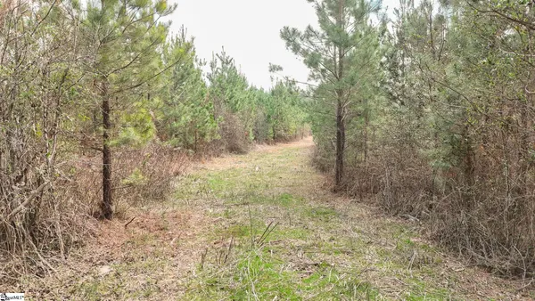 $215,000 | 650 Lake Road, Clinton, SC 29325