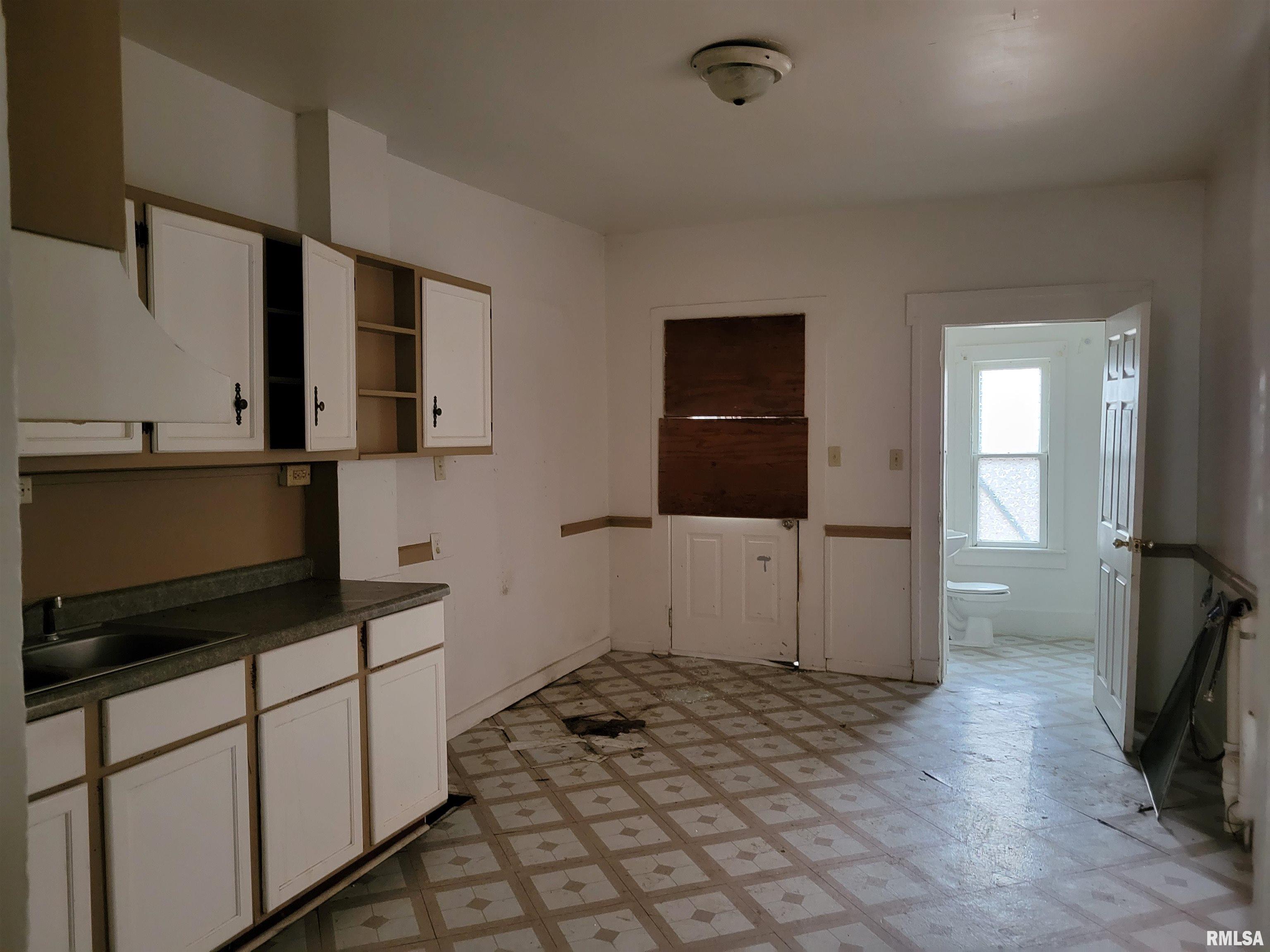 620 West Lawrence Avenue Springfield, IL 62704 - Photo 4 of 11