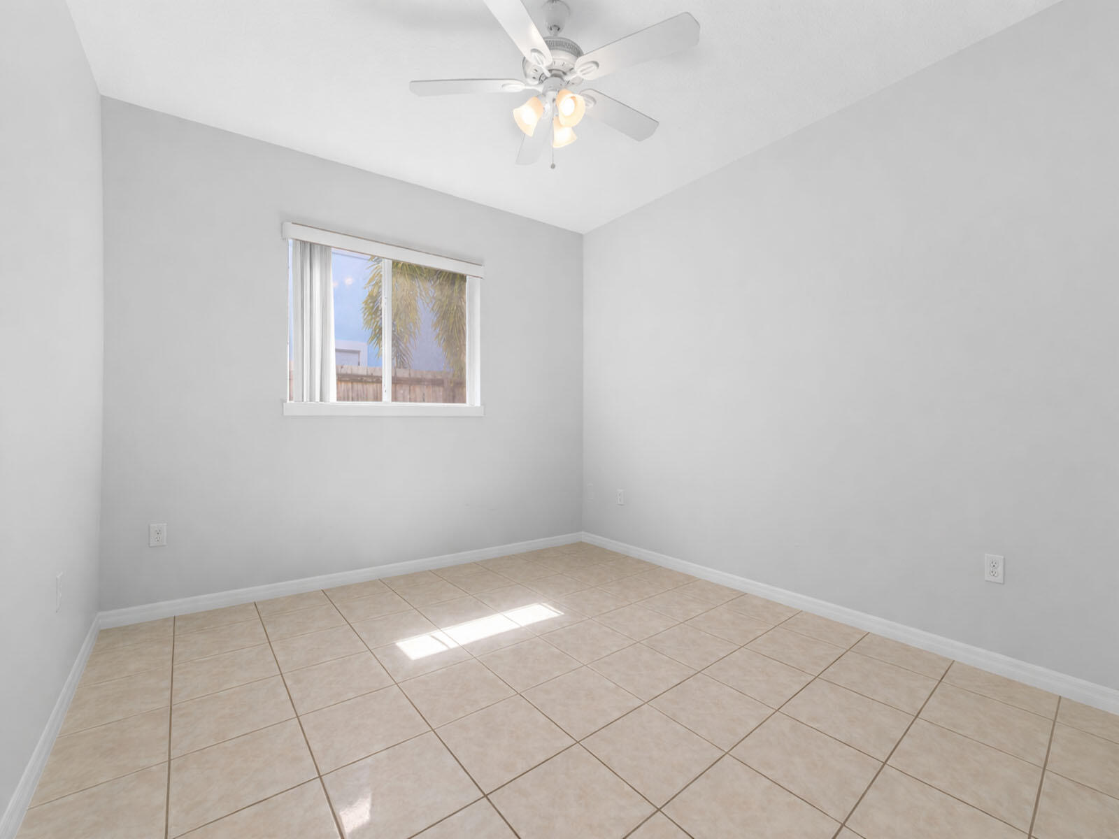 6 Southeast Marlin Avenue Key Largo, FL 33037 - Photo 11 of 47 Interior