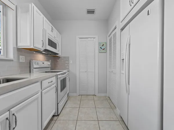 $3,500 | 6 Southeast Marlin Avenue, Key Largo, FL 33037
