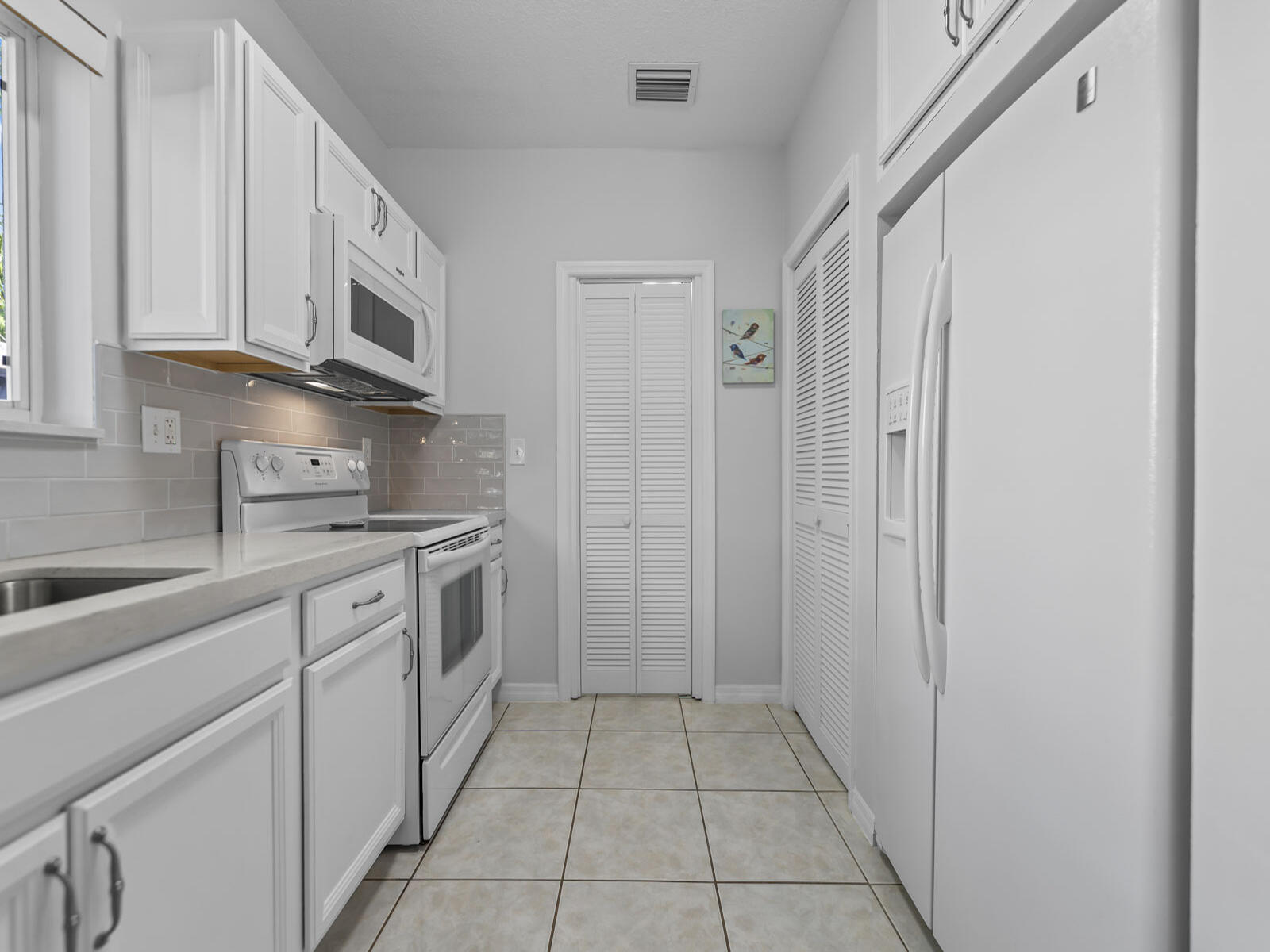 6 Southeast Marlin Avenue Key Largo, FL 33037 - Photo 17 of 47 Interior