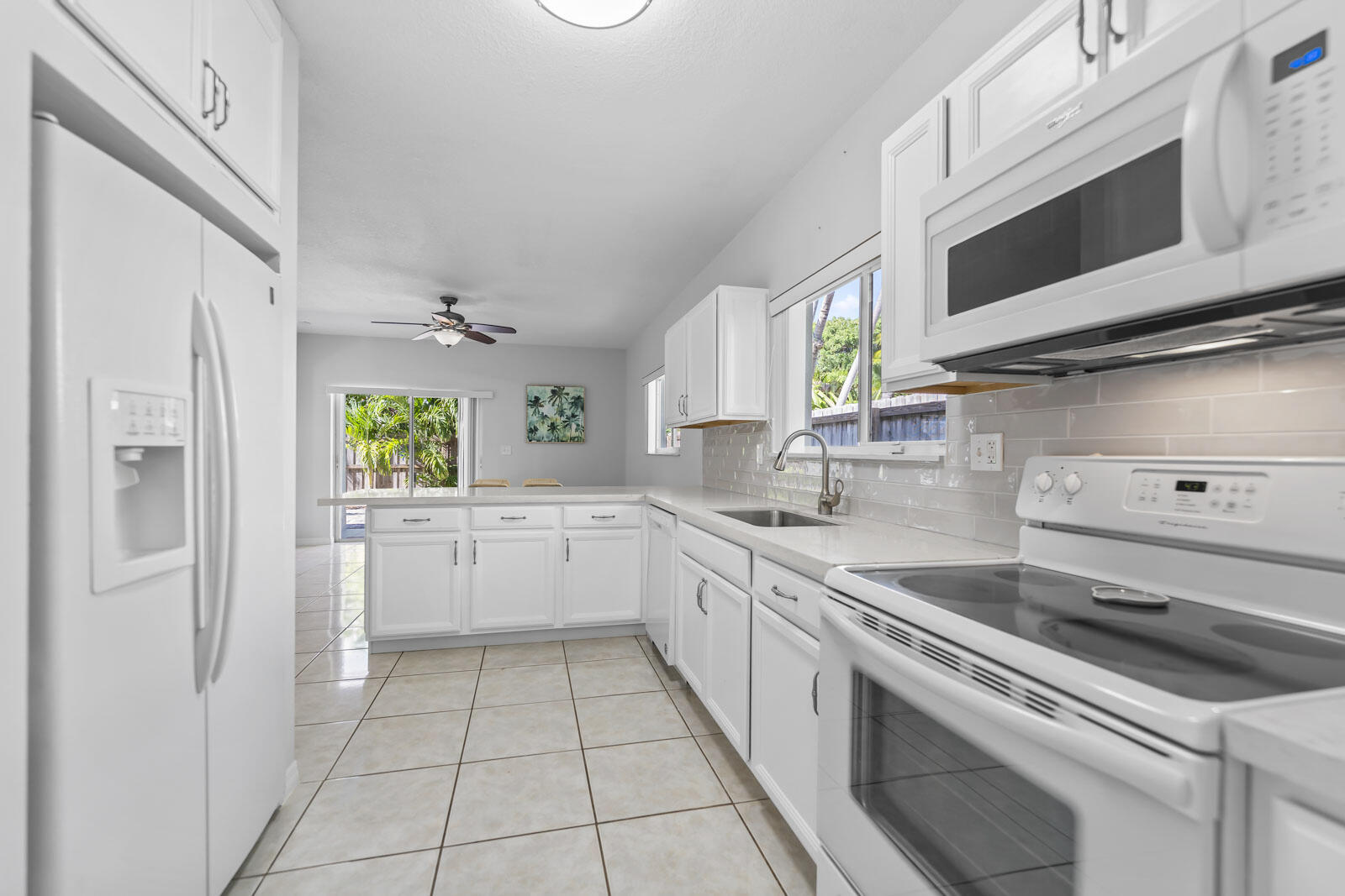 6 Southeast Marlin Avenue Key Largo, FL 33037 - Photo 19 of 47 Interior
