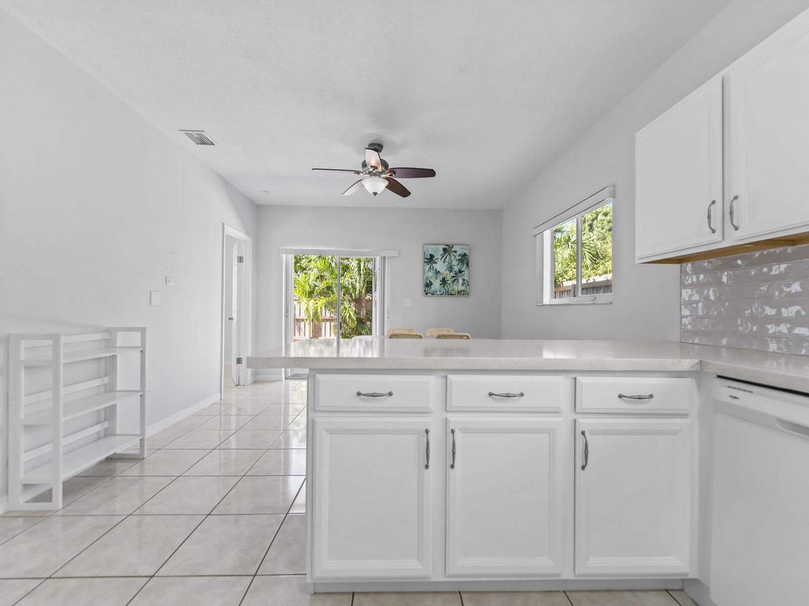 6 Southeast Marlin Avenue Key Largo, FL 33037 - Photo 20 of 47 Interior