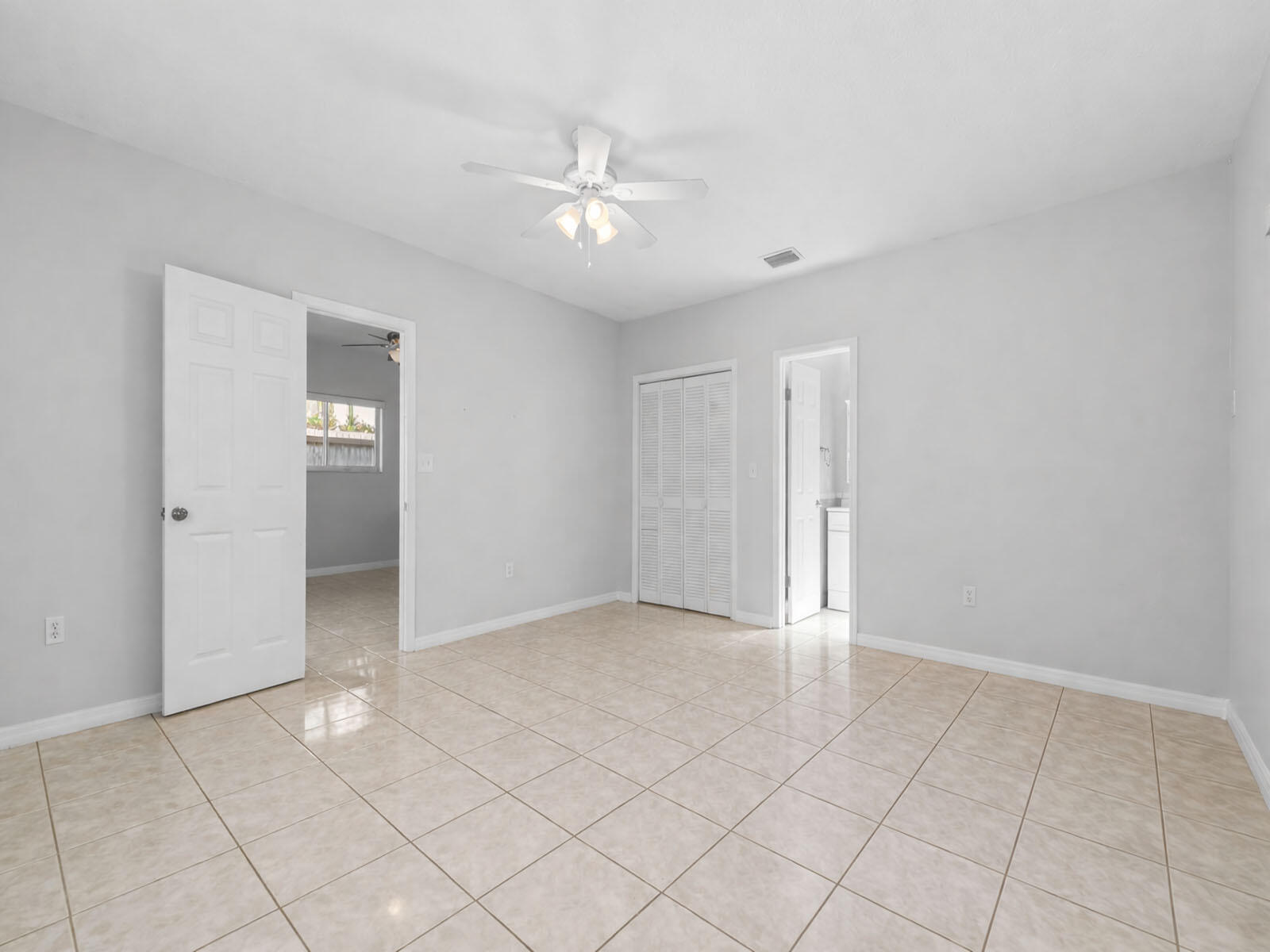 6 Southeast Marlin Avenue Key Largo, FL 33037 - Photo 23 of 47 Interior