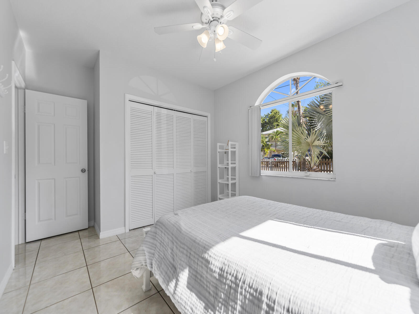 6 Southeast Marlin Avenue Key Largo, FL 33037 - Photo 7 of 47 Interior
