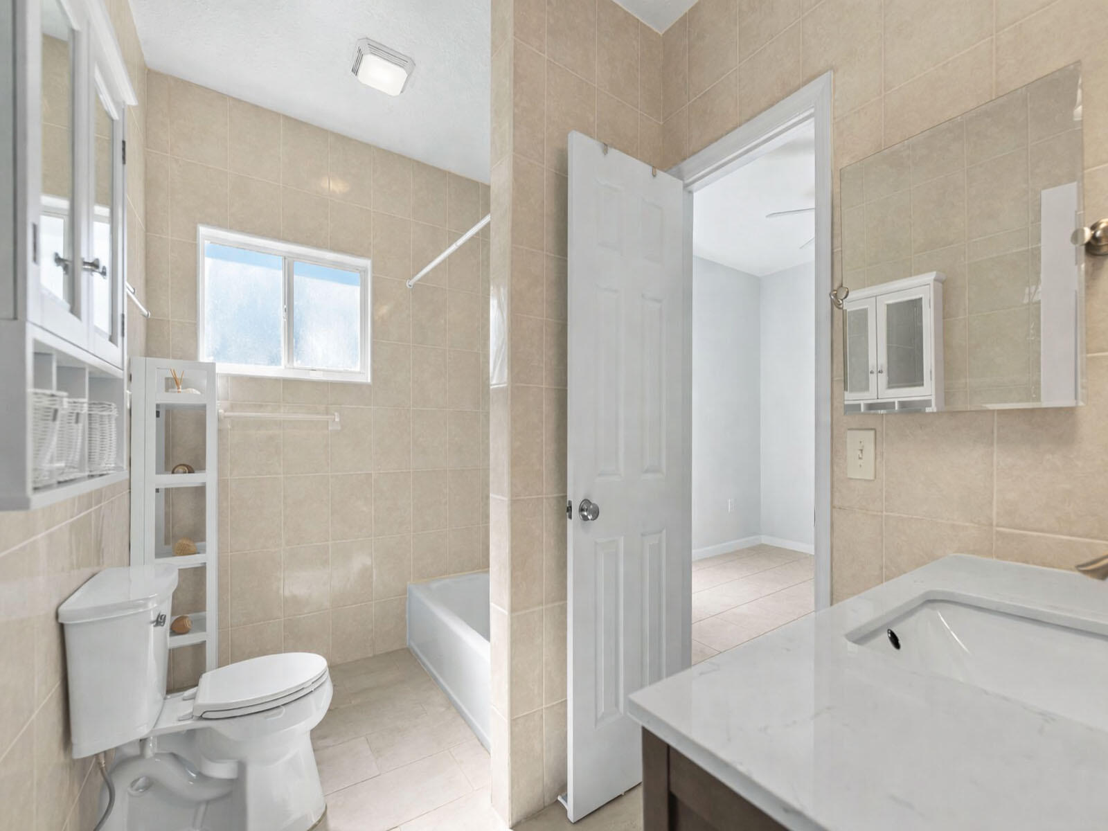 6 Southeast Marlin Avenue Key Largo, FL 33037 - Photo 8 of 47 Interior