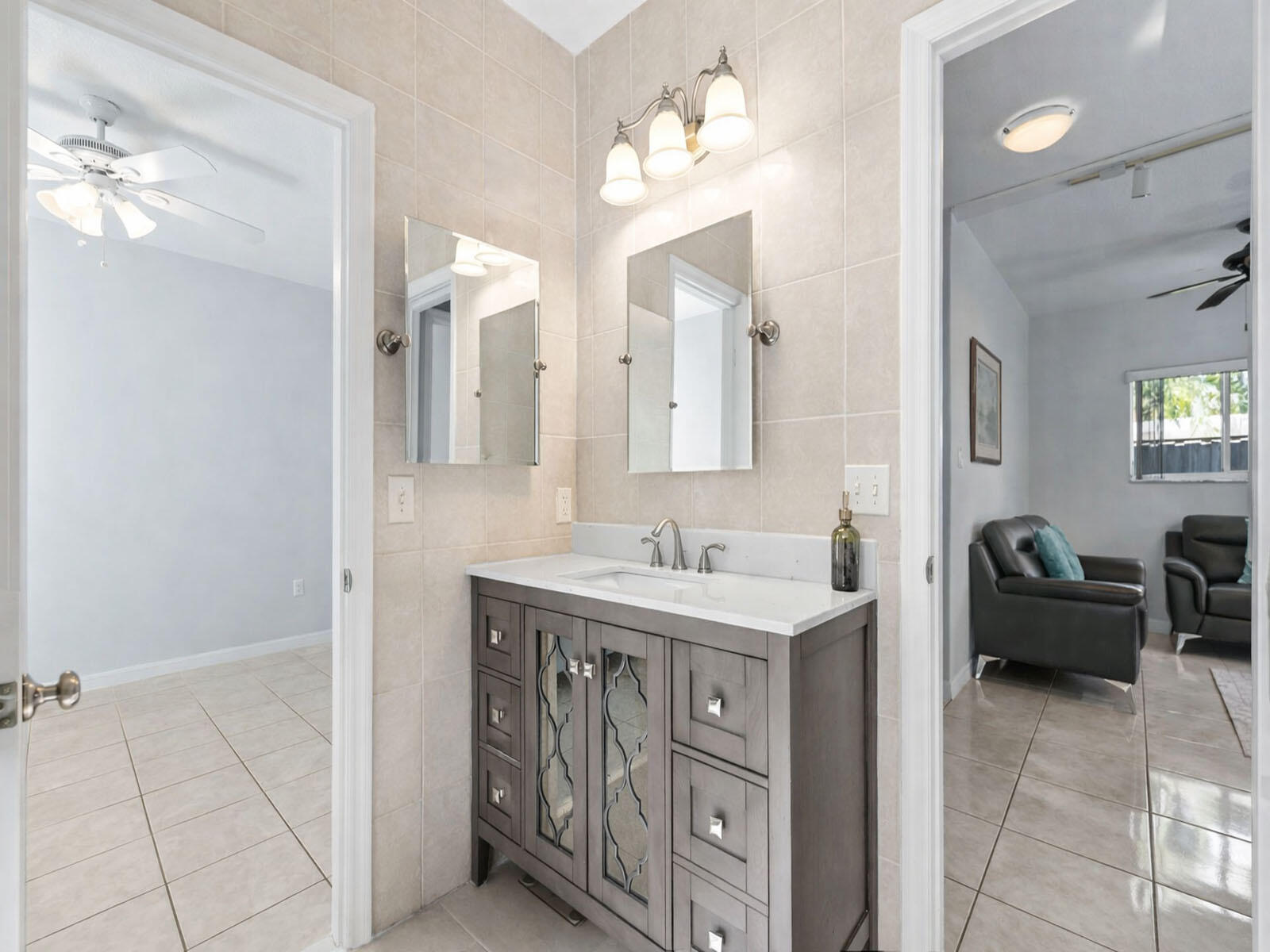 6 Southeast Marlin Avenue Key Largo, FL 33037 - Photo 9 of 47 Interior