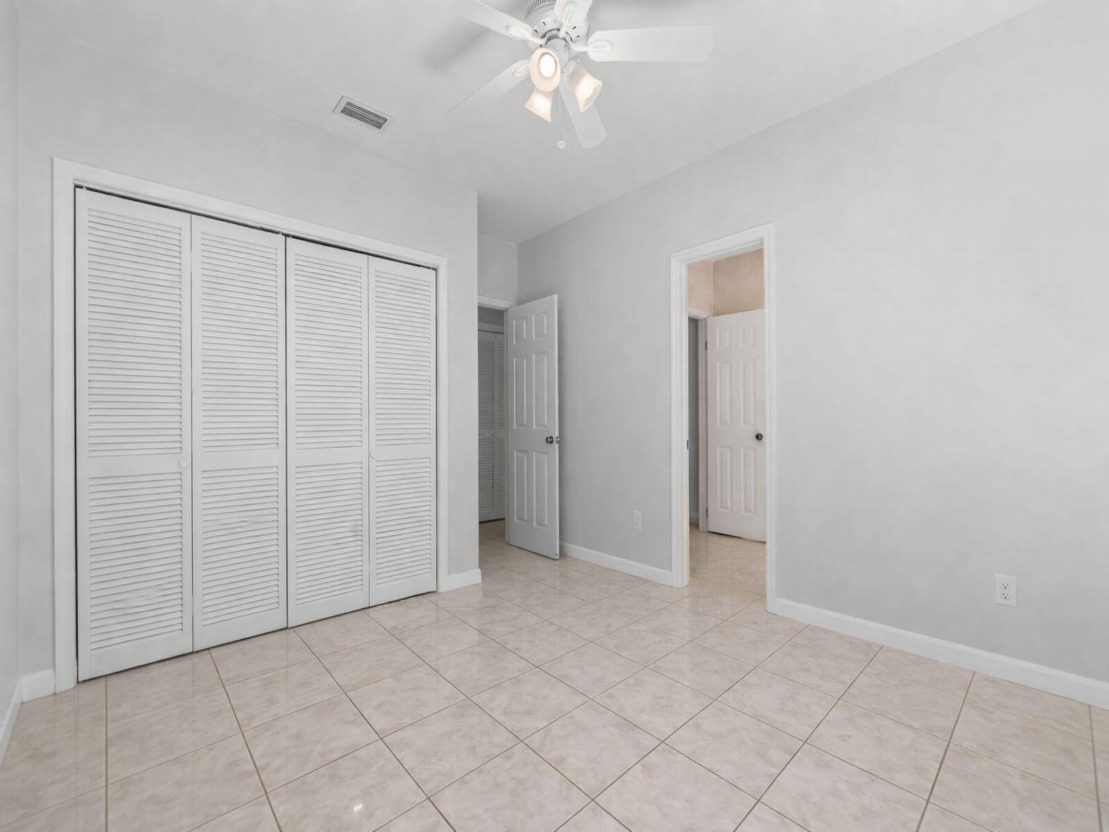 6 Southeast Marlin Avenue Key Largo, FL 33037 - Photo 10 of 47 Interior