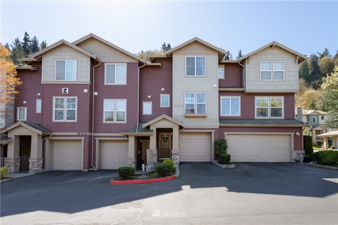 15325 Southeast 155th Place, Unit Z5 Renton, WA 98058 - Photo 2 of 25 Gallery Image 2