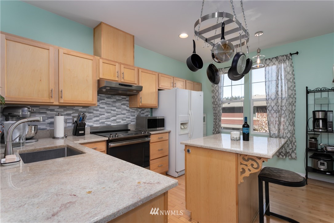 15325 Southeast 155th Place, Unit Z5 Renton, WA 98058 - Photo 10 of 25 Gallery Image 10
