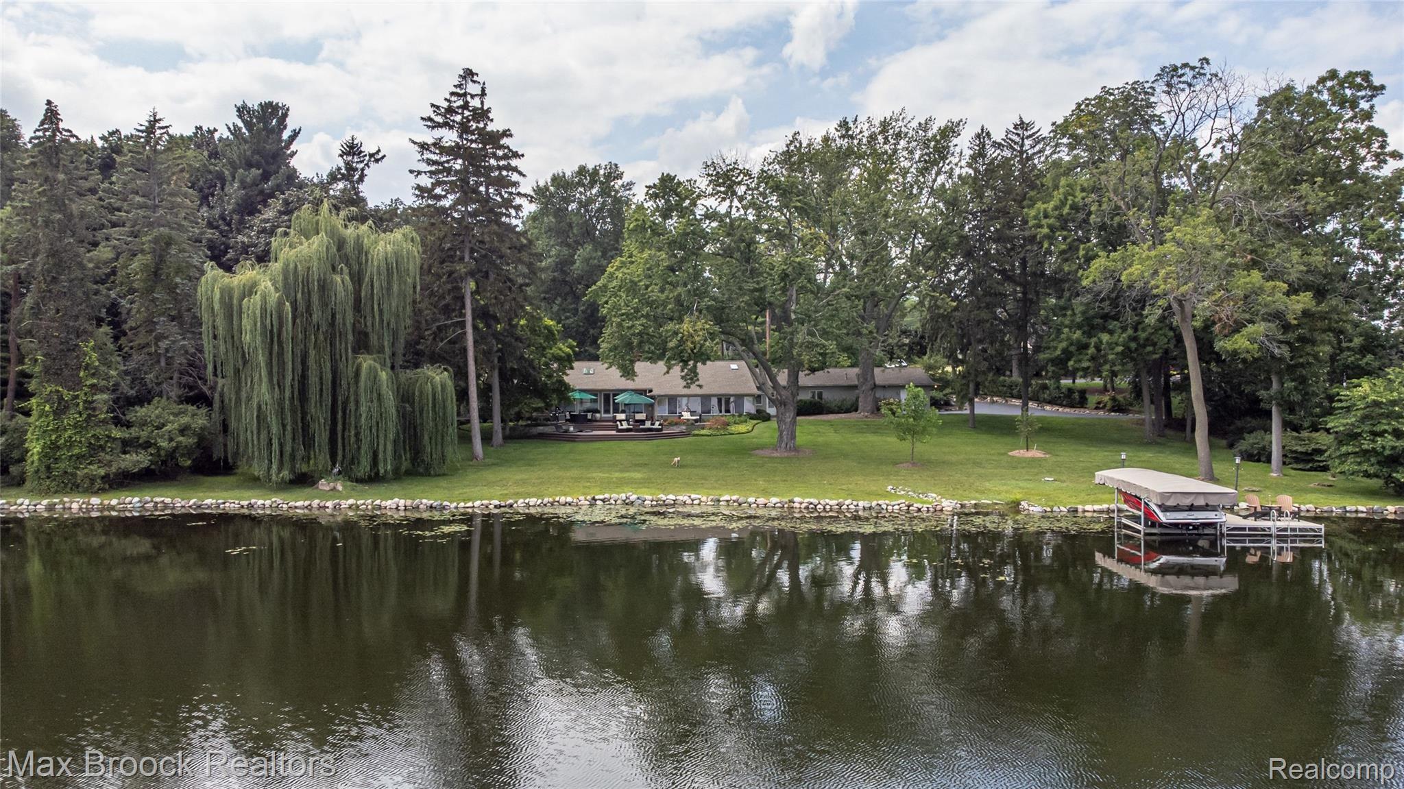 4431 Dow Ridge Road West Bloomfield, MI 48324 - Photo 48 of 52 Beyond beautiful!