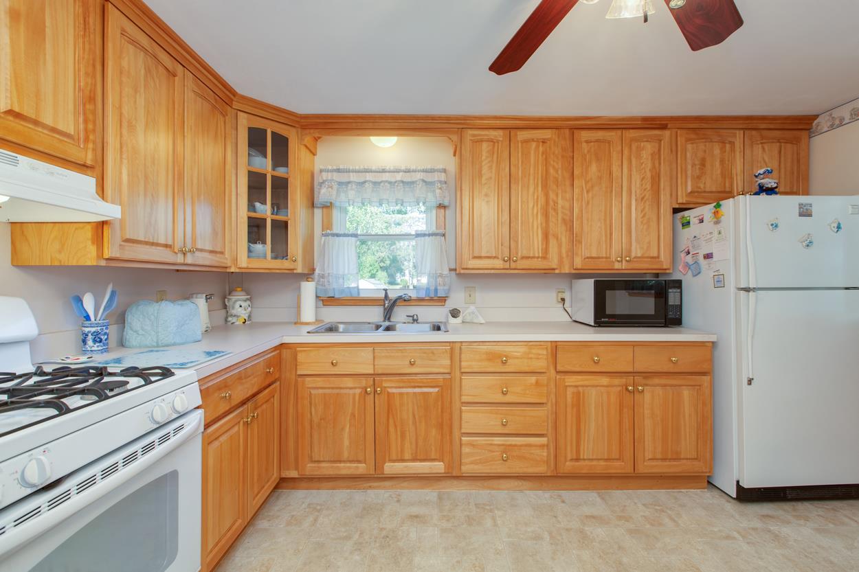 34 Maclarnon Road Salem, NH 03079 - Photo 5 of 30 Gallery Image 5
