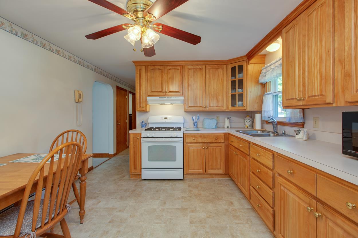 34 Maclarnon Road Salem, NH 03079 - Photo 7 of 30 Gallery Image 7