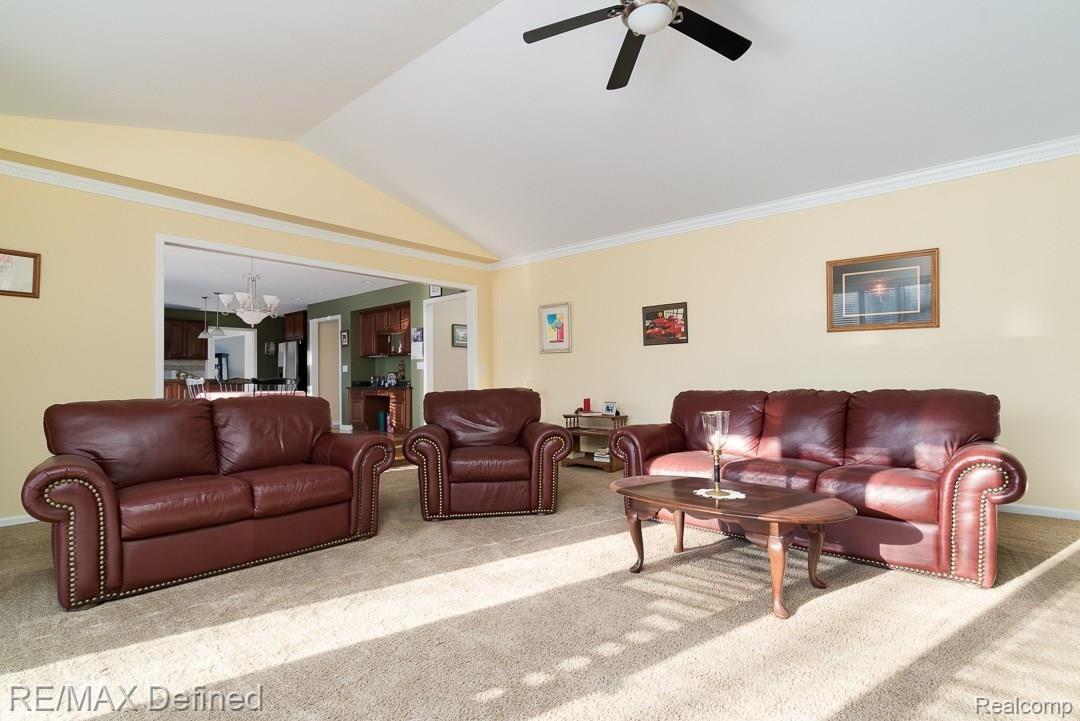 1935 Independence Drive Rochester, MI 48306 - Photo 15 of 30 Lots of Natural Light!