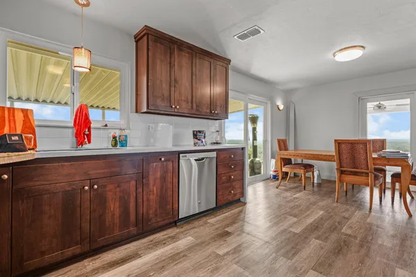 $493,000 | 13497 Old Oregon Trail, Redding, CA 96003