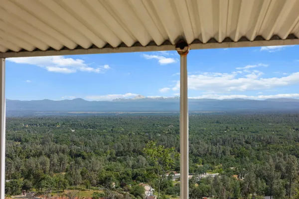 $493,000 | 13497 Old Oregon Trail, Redding, CA 96003