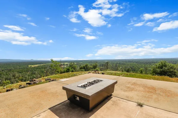 $493,000 | 13497 Old Oregon Trail, Redding, CA 96003