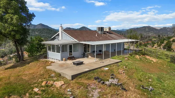 $493,000 | 13497 Old Oregon Trail, Redding, CA 96003