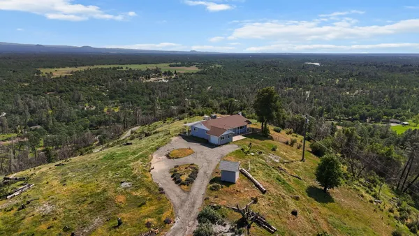 $493,000 | 13497 Old Oregon Trail, Redding, CA 96003