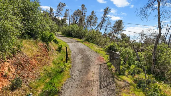 $493,000 | 13497 Old Oregon Trail, Redding, CA 96003