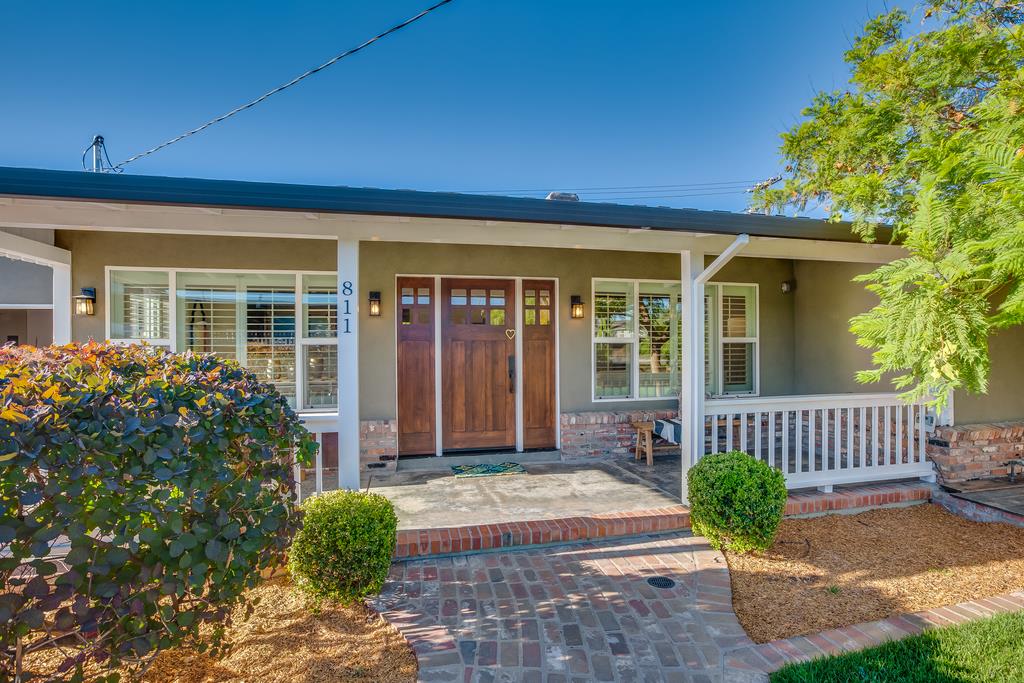811 West Homestead Road Sunnyvale, CA 94087 - Photo 2 of 33 a front view of a house with garden