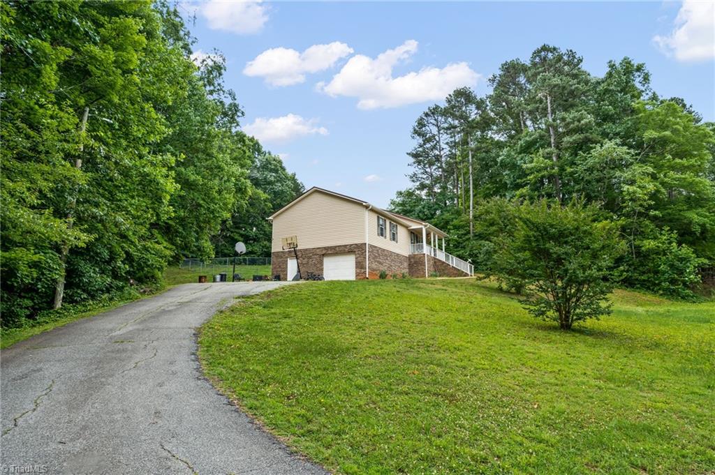 2383 Burkhart Road Lexington, NC 27292 - Photo 3 of 39