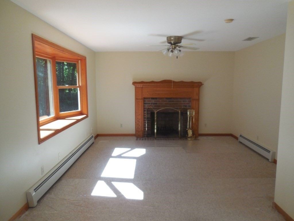 62 Pontoosic Road Westfield, MA 01085 - Photo 8 of 38 Gallery Image 8