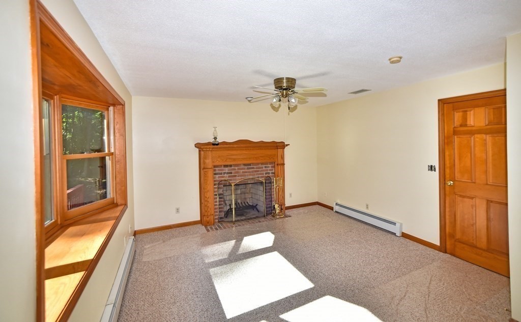 62 Pontoosic Road Westfield, MA 01085 - Photo 9 of 38 Gallery Image 9